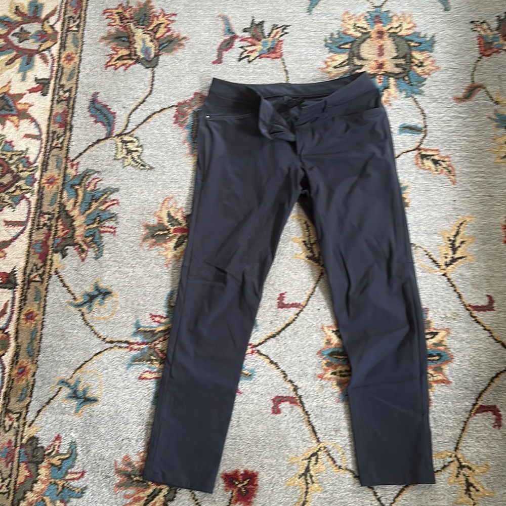 Lululemon ABC Pants.. 31 Waist
